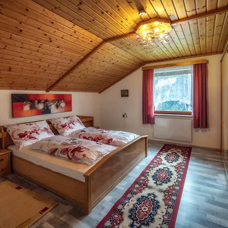 Hubner 2 Am Flattachberg *